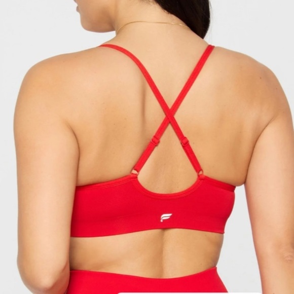 NWT Fabletics Sleek Seamless Strappy Low Impact Bra Heated Red S - Picture 2 of 4